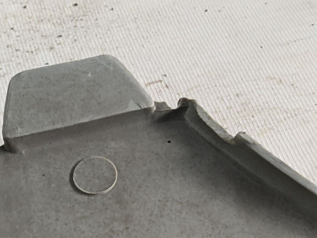 накладка панели приборов б/у \ облом креплений - 3